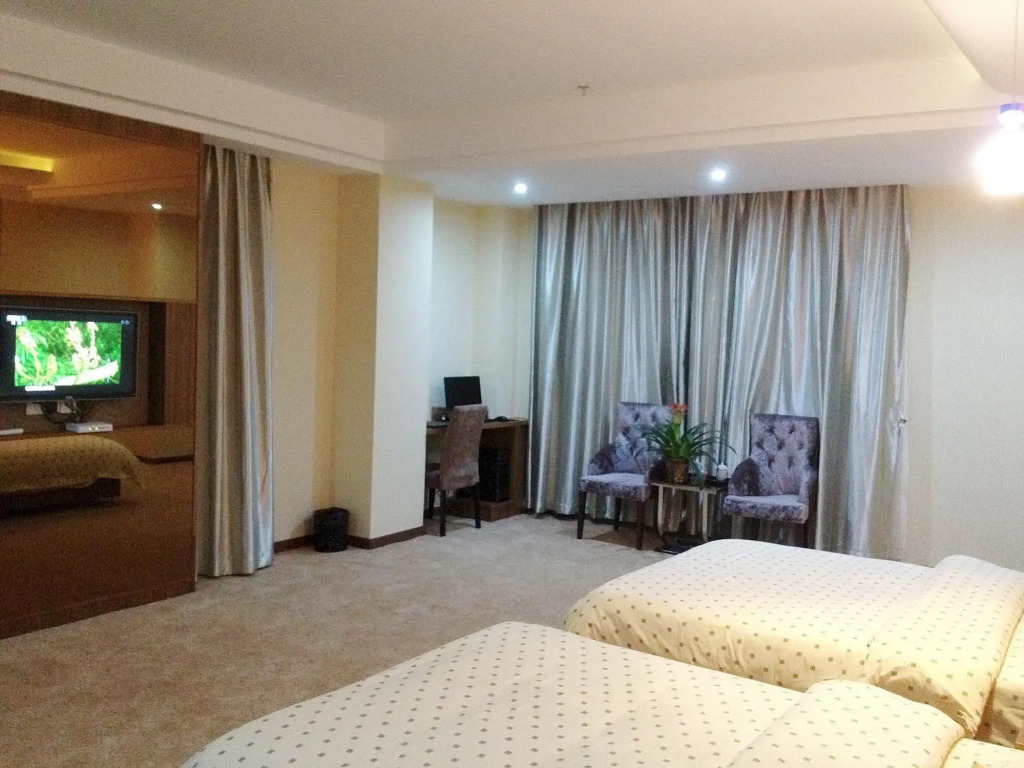 Heyuan Business Hotel