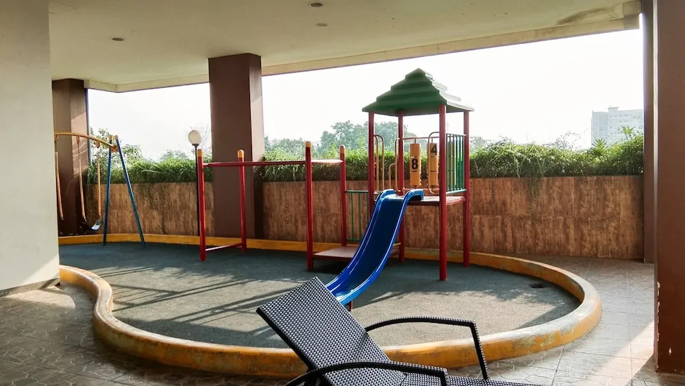Modern And Tidy 1Br Serpong Greenview Apartment