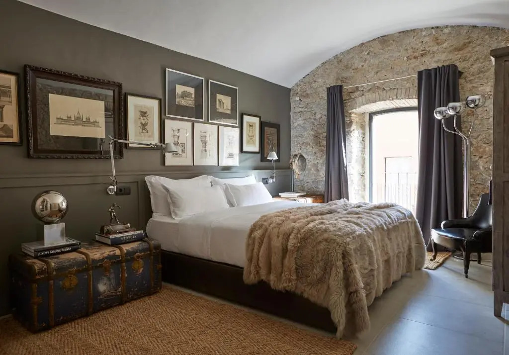 Llimona Suites