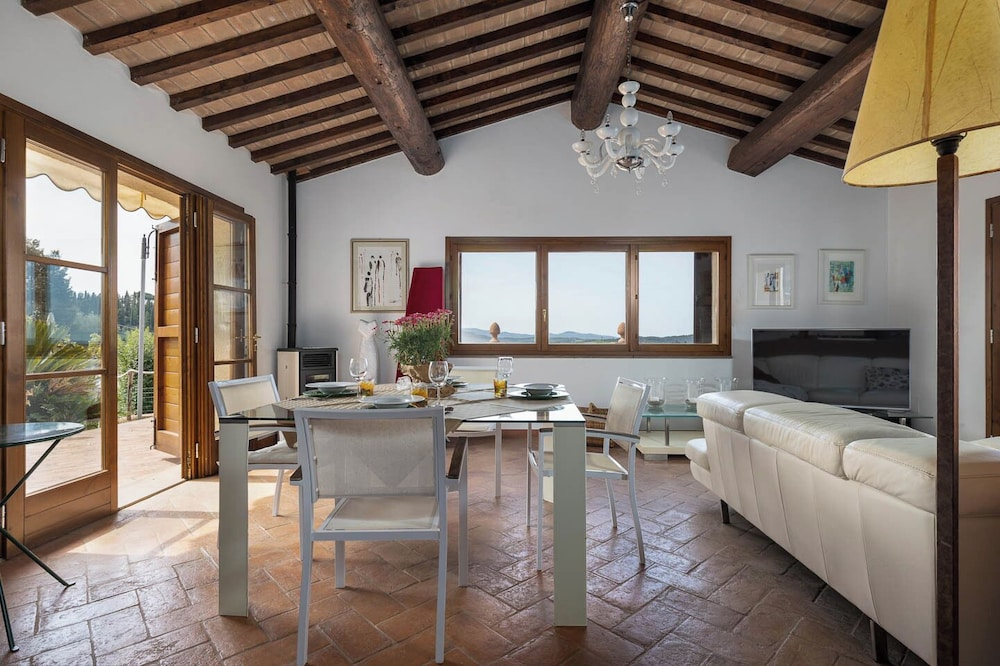 Villa Montegemoli by Toscana Bella