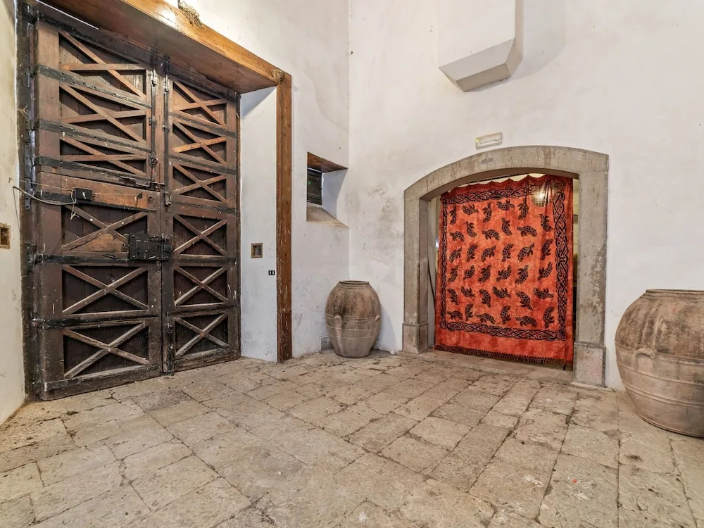 Vintage Holiday Home in Caselle in Pittari Near the Forest