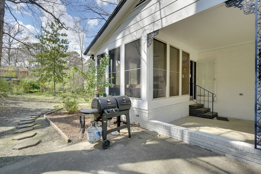 Quiet Downtown Cary Home w/ Screened Porch