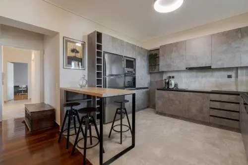 A Deluxe 3Bdr Apartment In Glyfada With Sea View