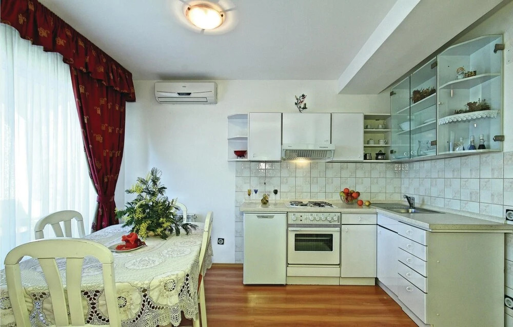 Amazing Home in Tar-vabriga With Wifi and 2 Bedrooms