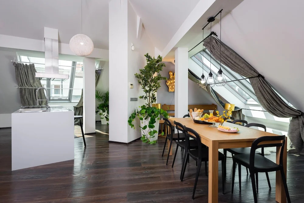 EMPIRENT New Town Apartments