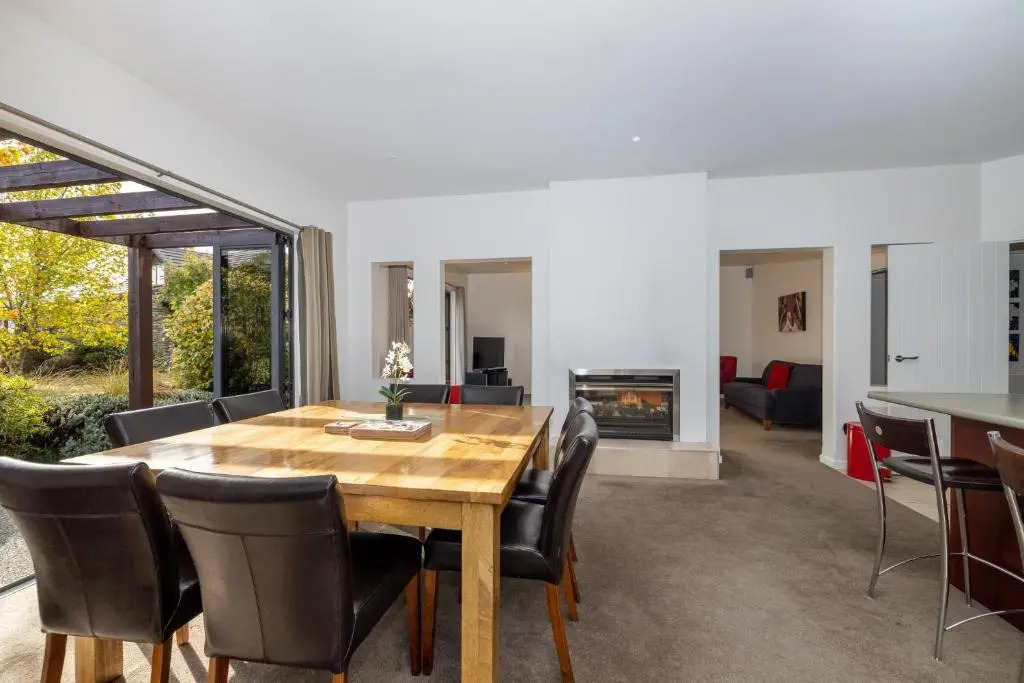 Lake Wanaka Villas at Hertiage Village Country Res