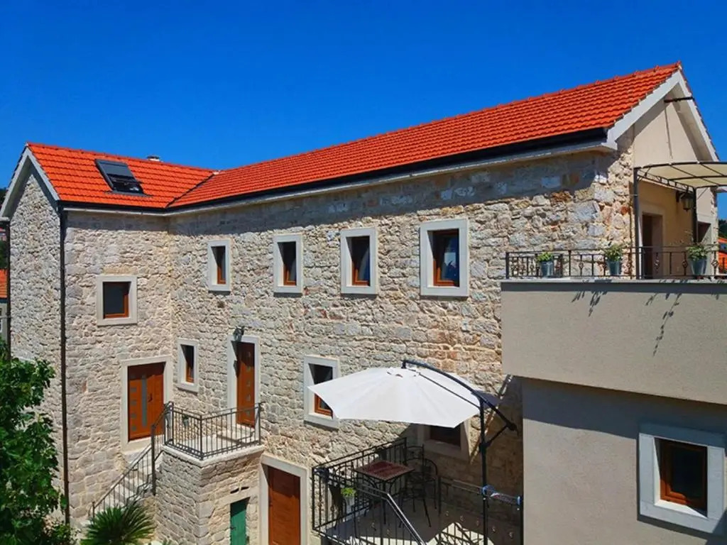 Apartments Neno - 50m from center