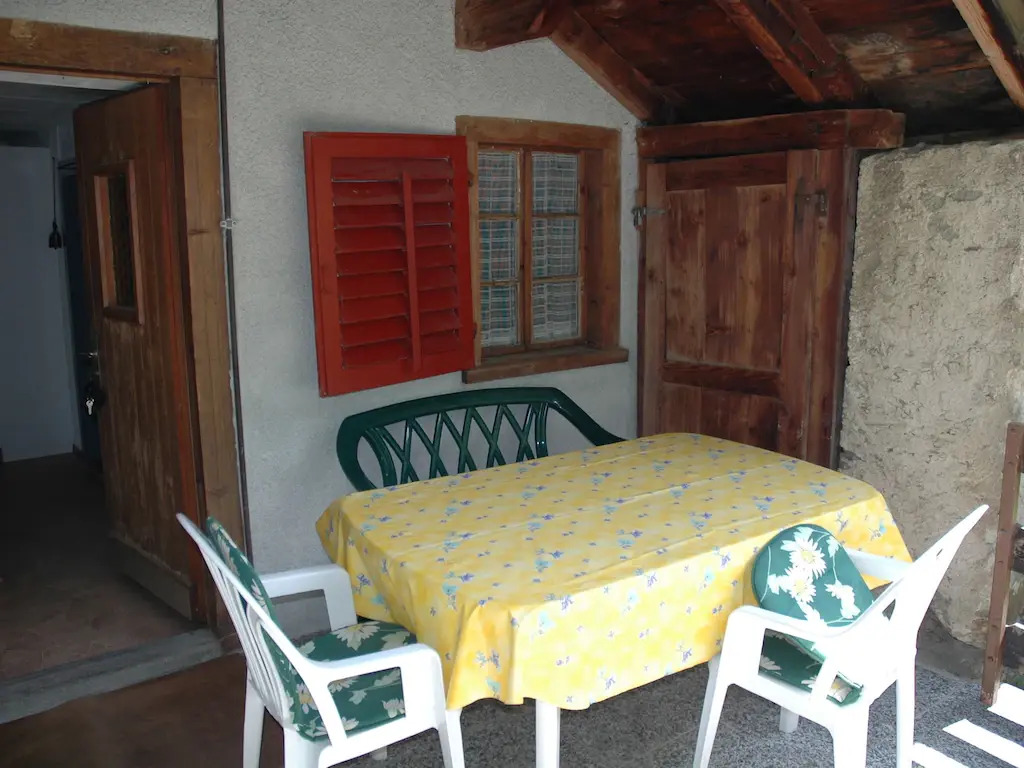 Charming Chalet Near Trails