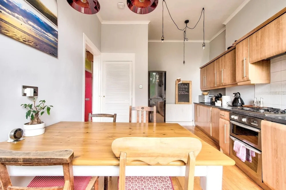 Stylish 2BR Flat Close To Edinburgh City Centre