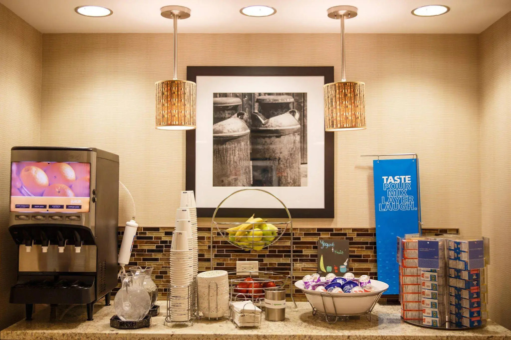 Hampton Inn and Suites Robbinsville