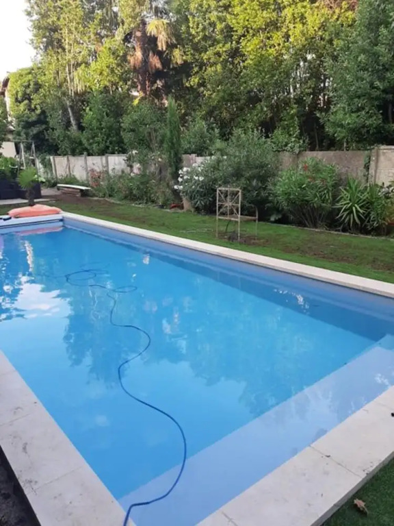 Villa with 4 Bedrooms in Bordeaux, with Private Pool, Enclosed Garden And Wifi