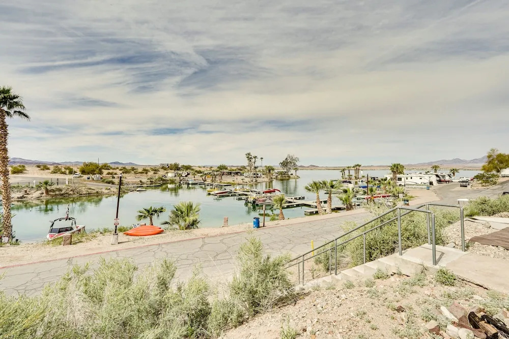 Pet-friendly Lake Havasu City Home w/ Fire Pit!