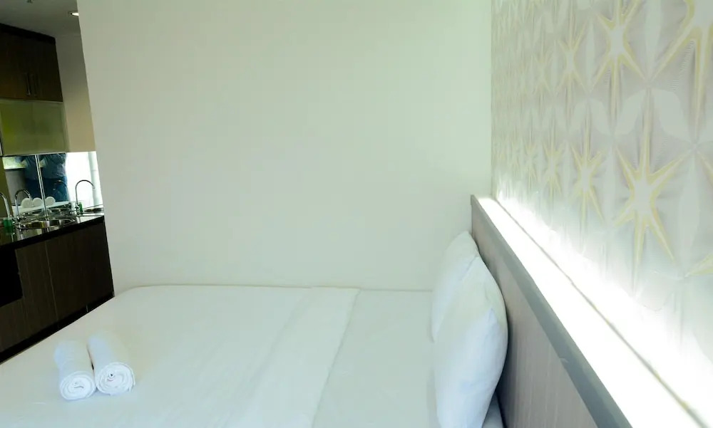 Best Location Studio Room Atria Residence Apartment Gading Serpong By Travelio