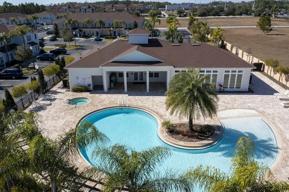 Marvelous 4 Bd Close To Disney At West Lucaya 8959