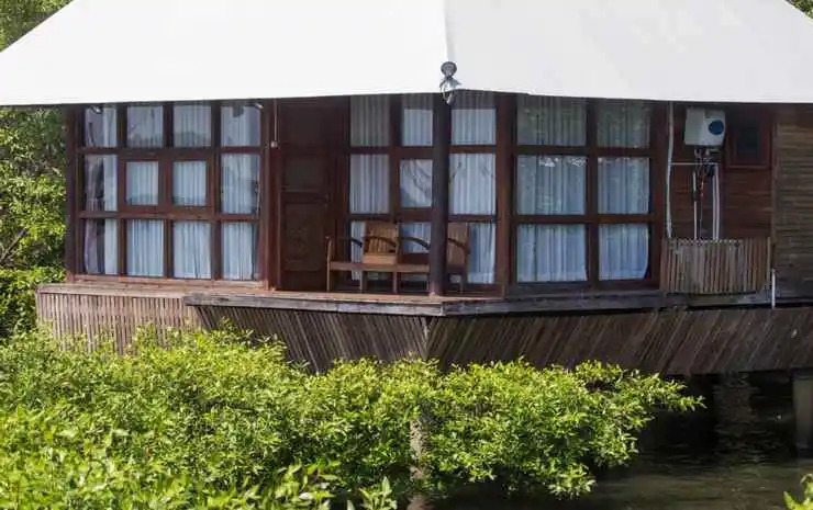 BeeJay Bakau Resort