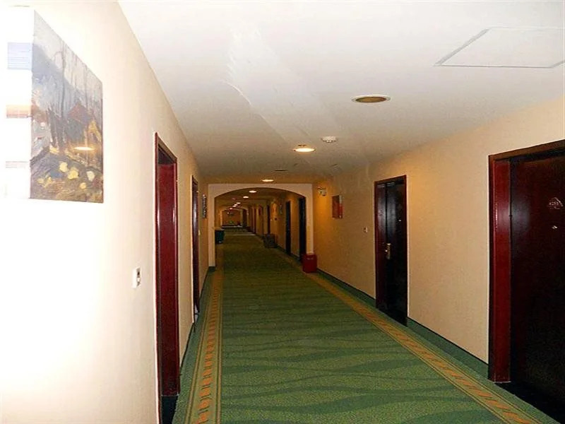 GreenTree Inn Taicang Baolong Square Hotel