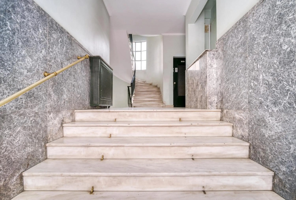 Stylish, Sunny New 2 Bedroom, Prime Central Athens