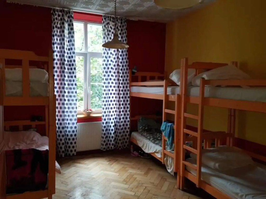 Shishkin Art Hostel