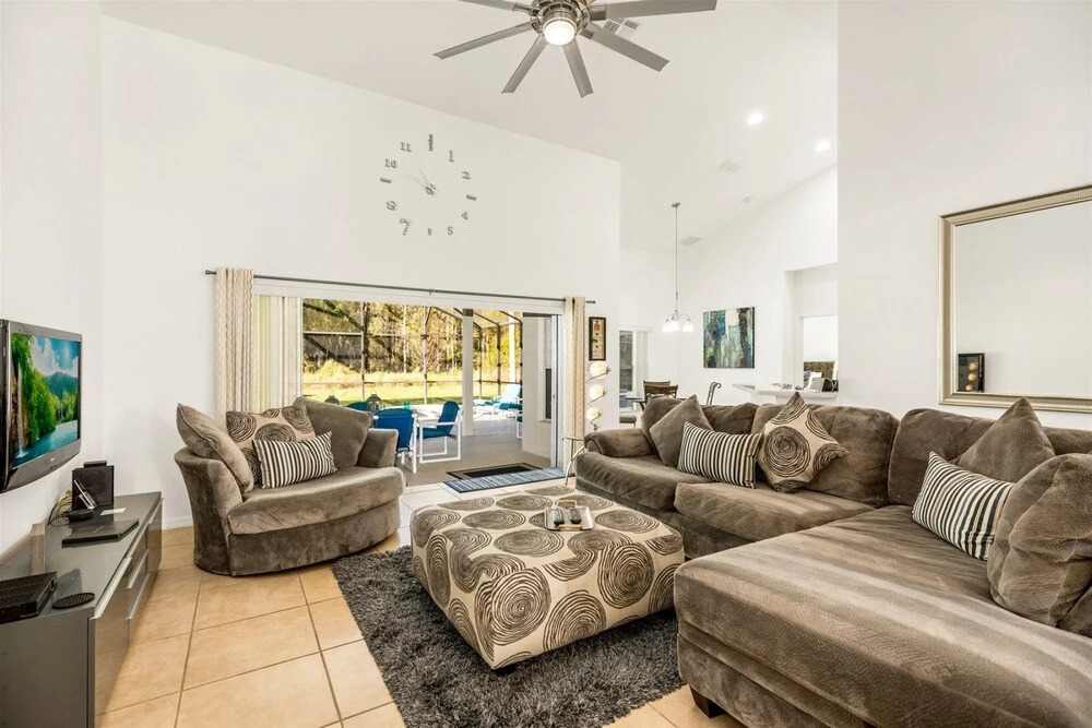 Fabulous 4 bed Home With Private South Facing Pool and spa With Modern Decor - 418