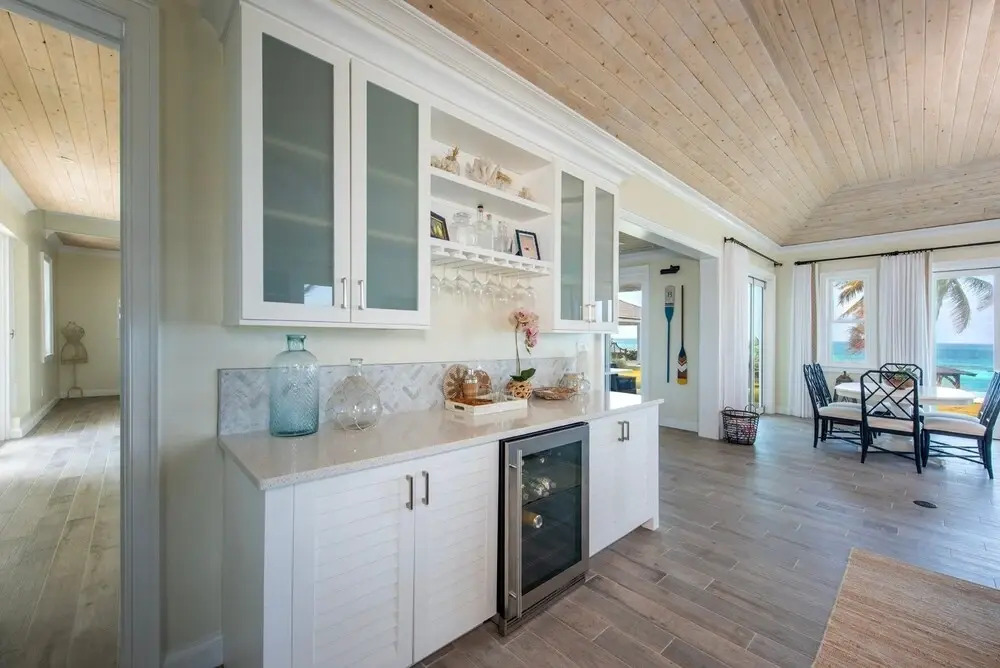 Cricket Beach House-luxurious Beachfront House 5 Bedroom Home