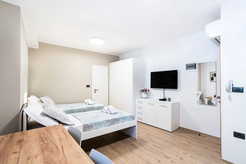 CAPRARIA appartments in historic center, with private parking