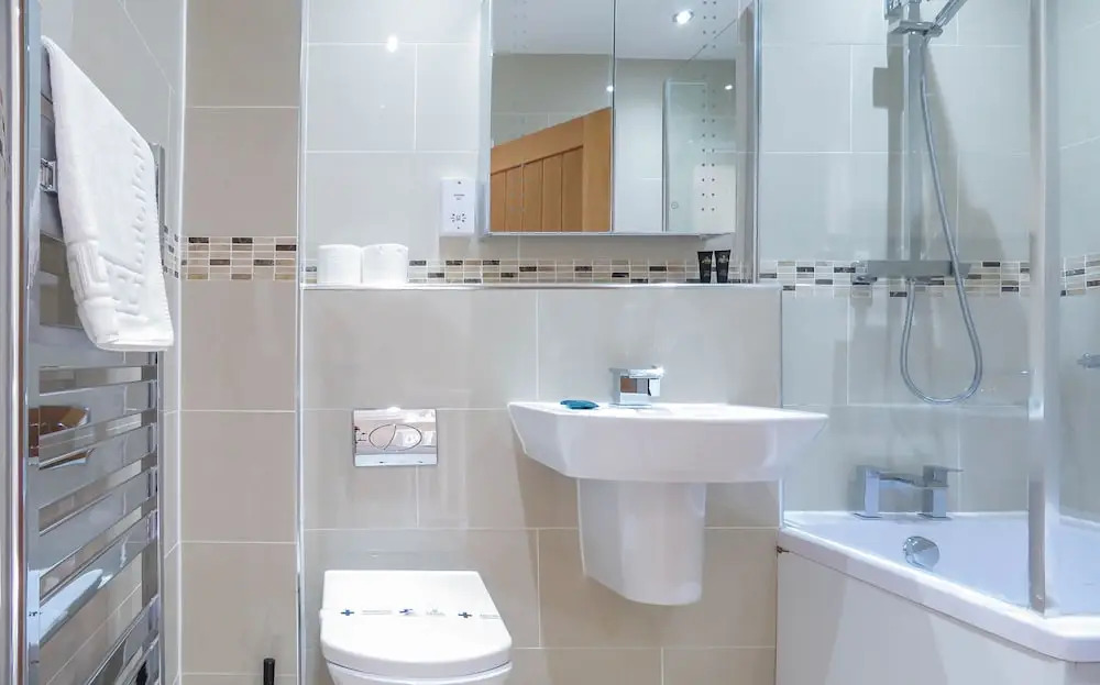 Tudors eSuites Birmingham Townhouse Private Garden Free Parking
