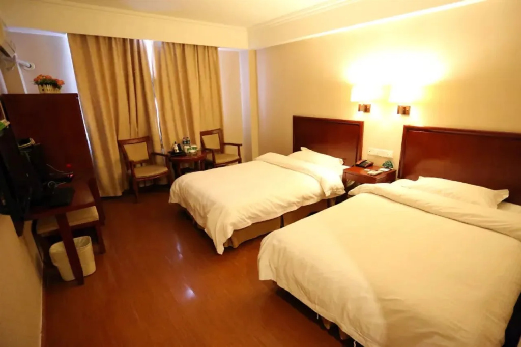 Отель GreenTree Inn BengBu HuaiHe Road Pedestrian Street Hotel