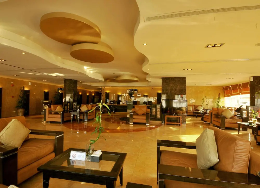 Peninsula Suites