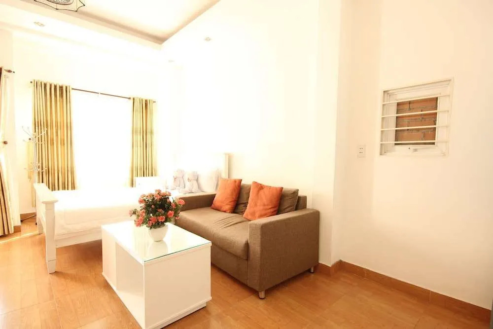 Smiley Apartment 2