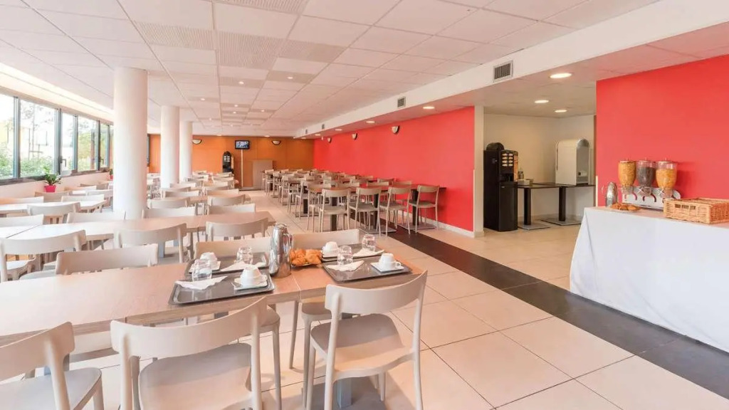 Comfort Aparthotel Versailles, St Cyr lEcole