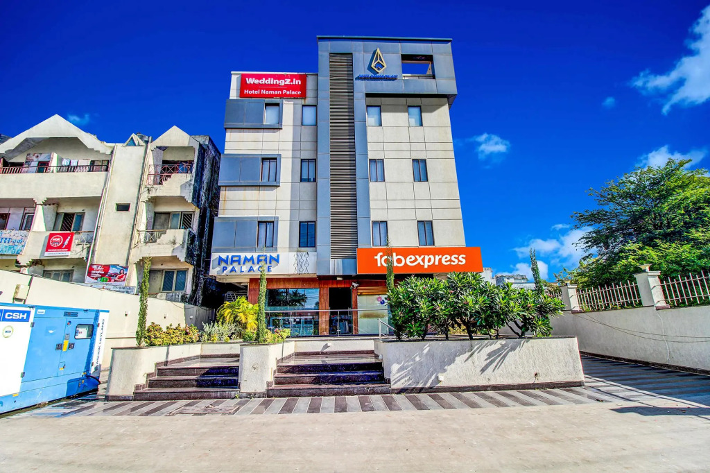FabHotel Naman Palace