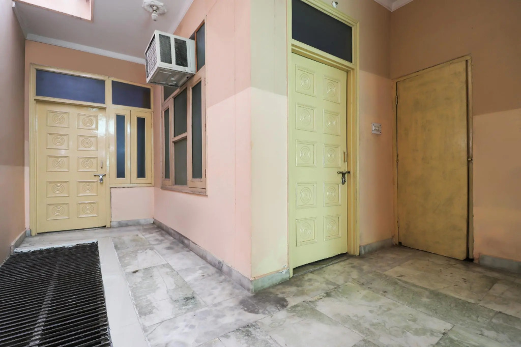 Oyo Flagship 62681 Hotel Deep Residency