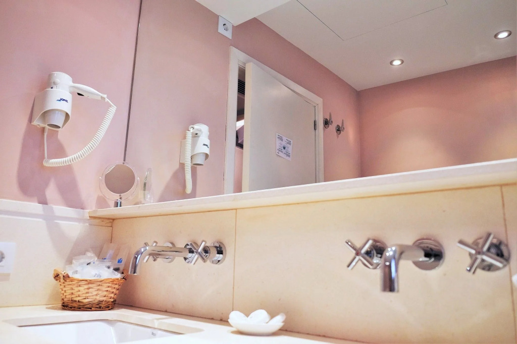 ApartaSuites Alberca Deluxe