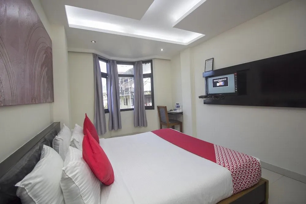OYO 24798 Kiwi Hotel Yavachi