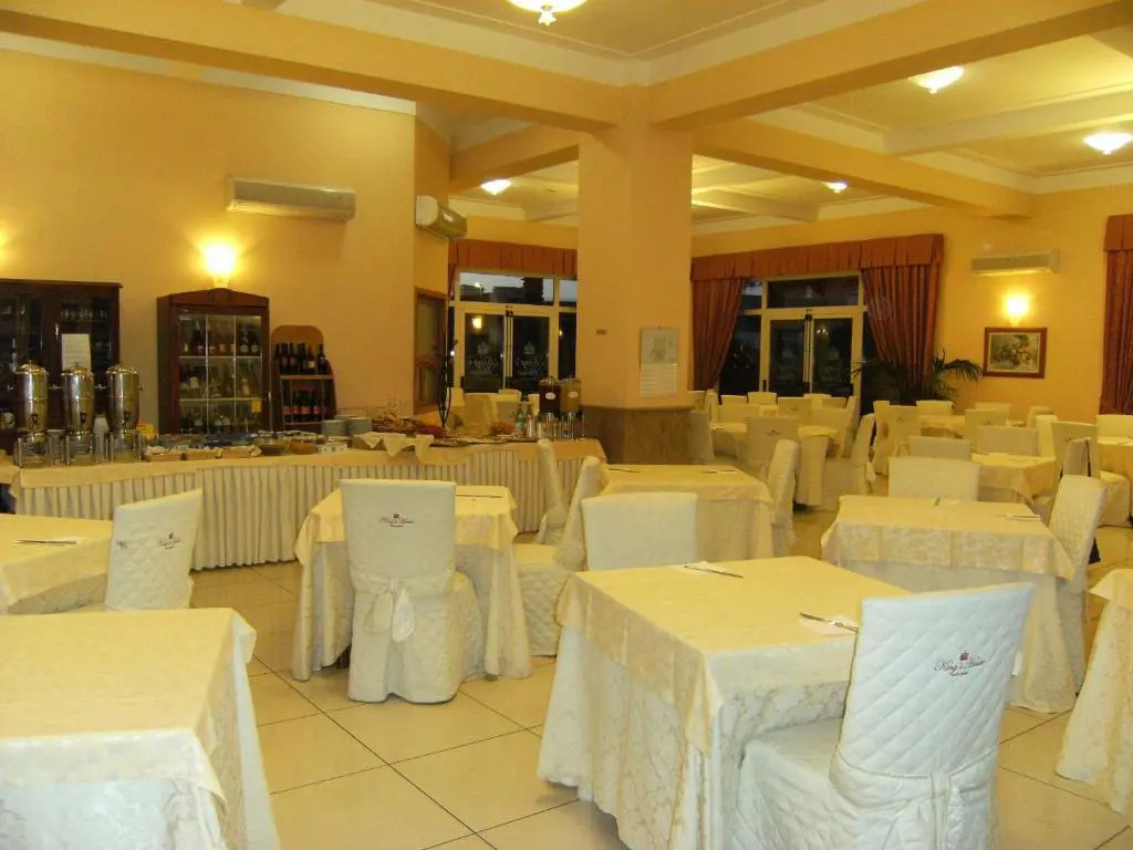 Kings House Hotel Resort
