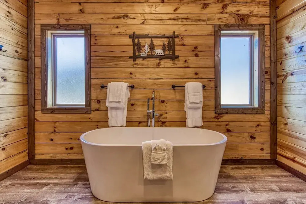 ERN822 - Smoky Oasis - Great Location, Private Indoor Heated Pool! cabin