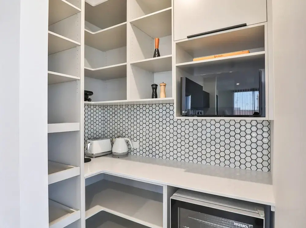 Indulge Apartments - City View Penthouses