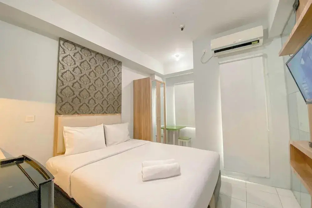 Basic Studio At Candiland Apartment