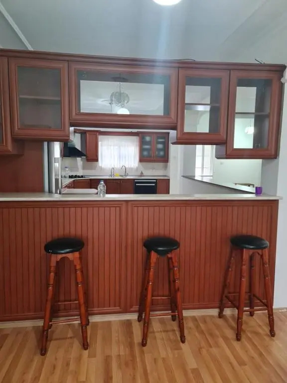 Ayorgiev 3 Bedroom Cosy House