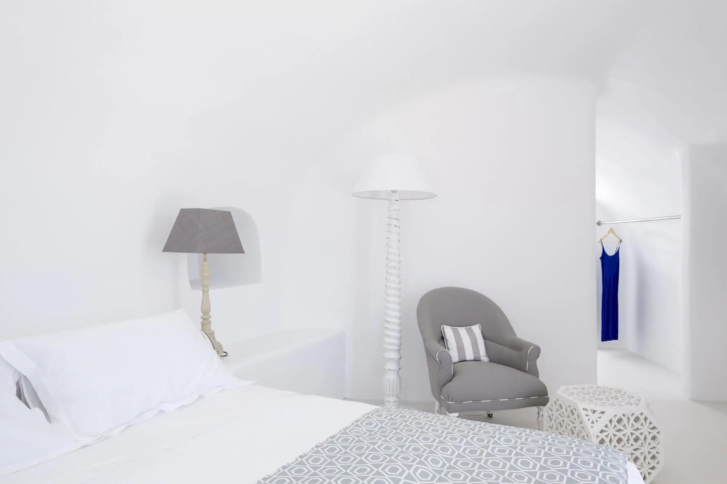Luxury Villa in Santorini!