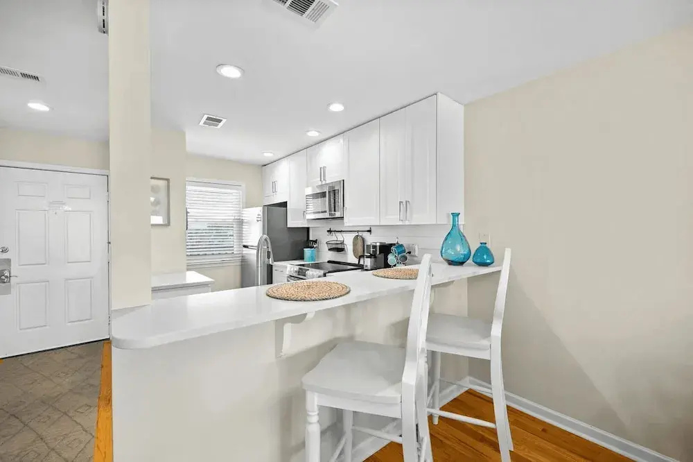 Blue Marlin by Avantstay Beachfront w/ Views, Pool Access, Beach Chairs