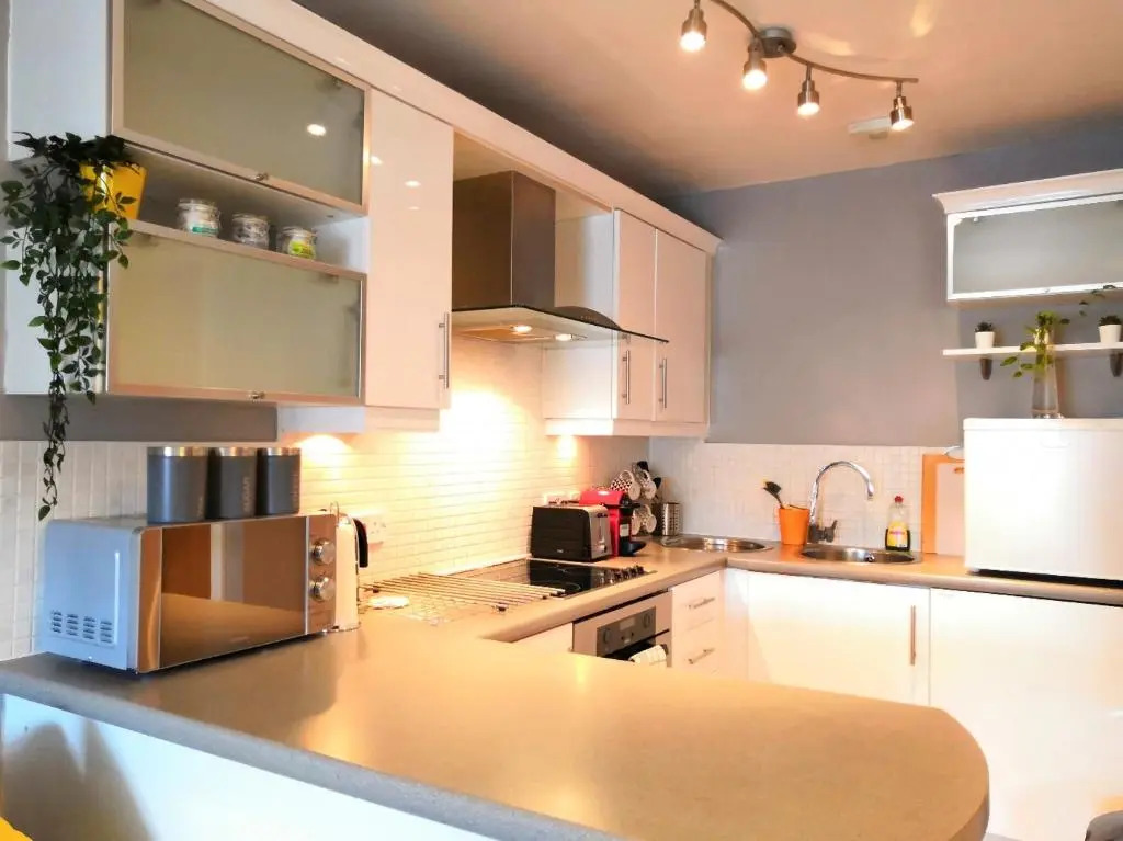 Bard's Nest, central flat, FREE allocated parking, 3 mins walk to Birthplace