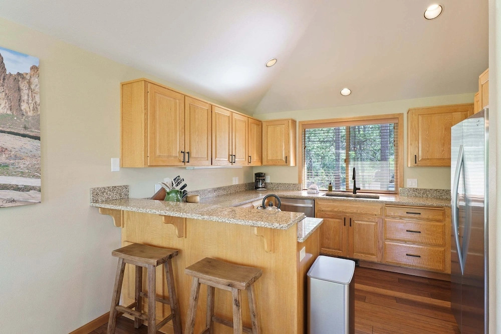 Sunriver Golf Views Hot Tub Escape