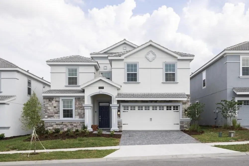 Champions Gate 1654 - Eight Bedroom Pool Home