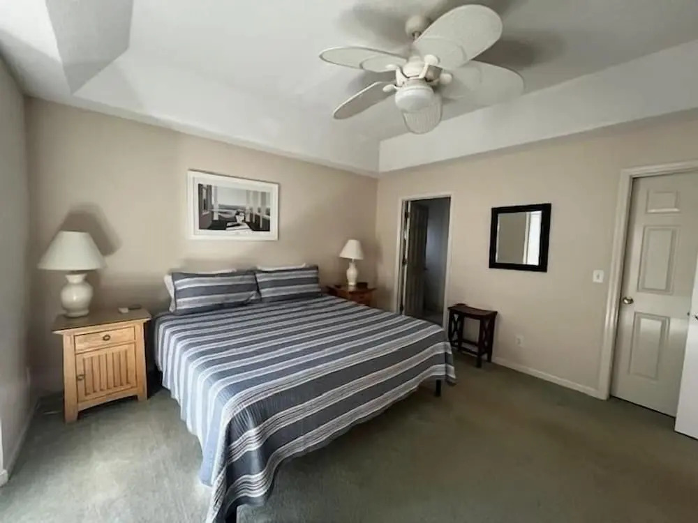 324 Lakeside 3 Bedroom Home by RedAwning