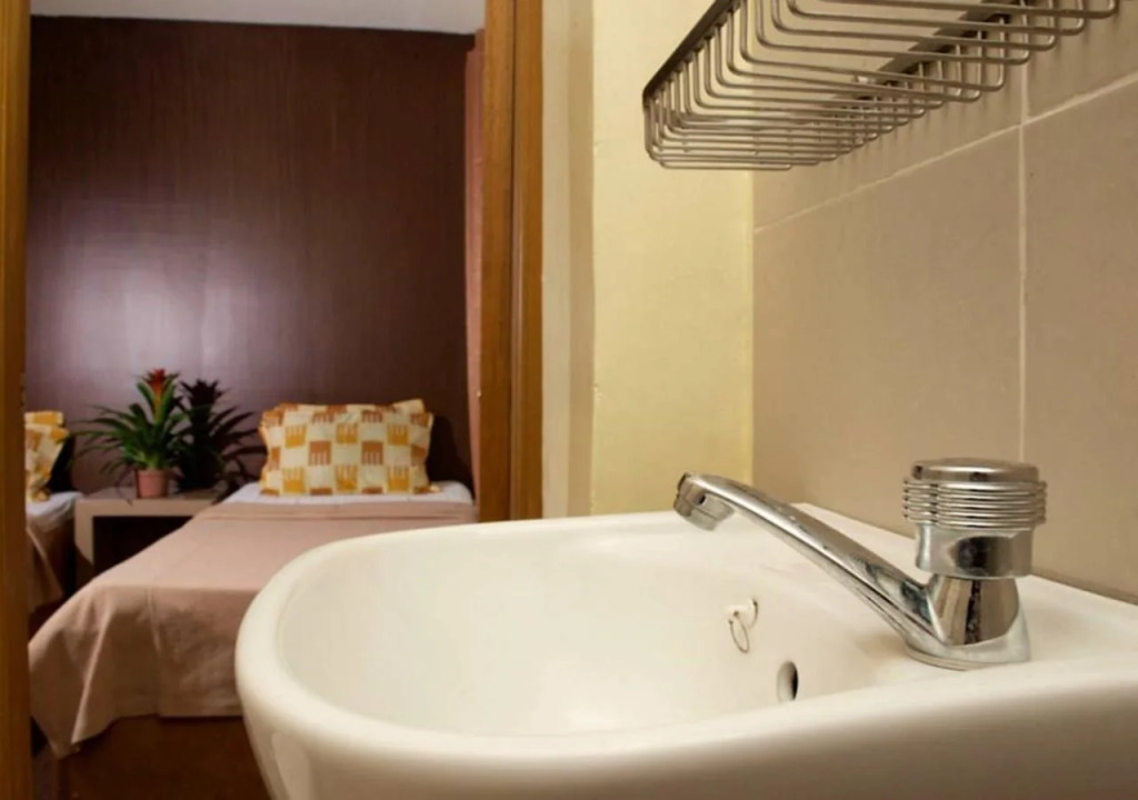 Upstairs Bed & Bath