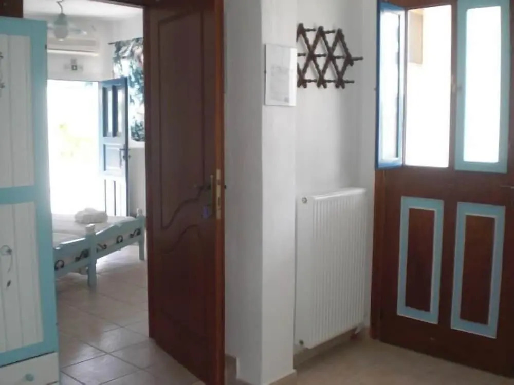 Doras Studios & Apartments
