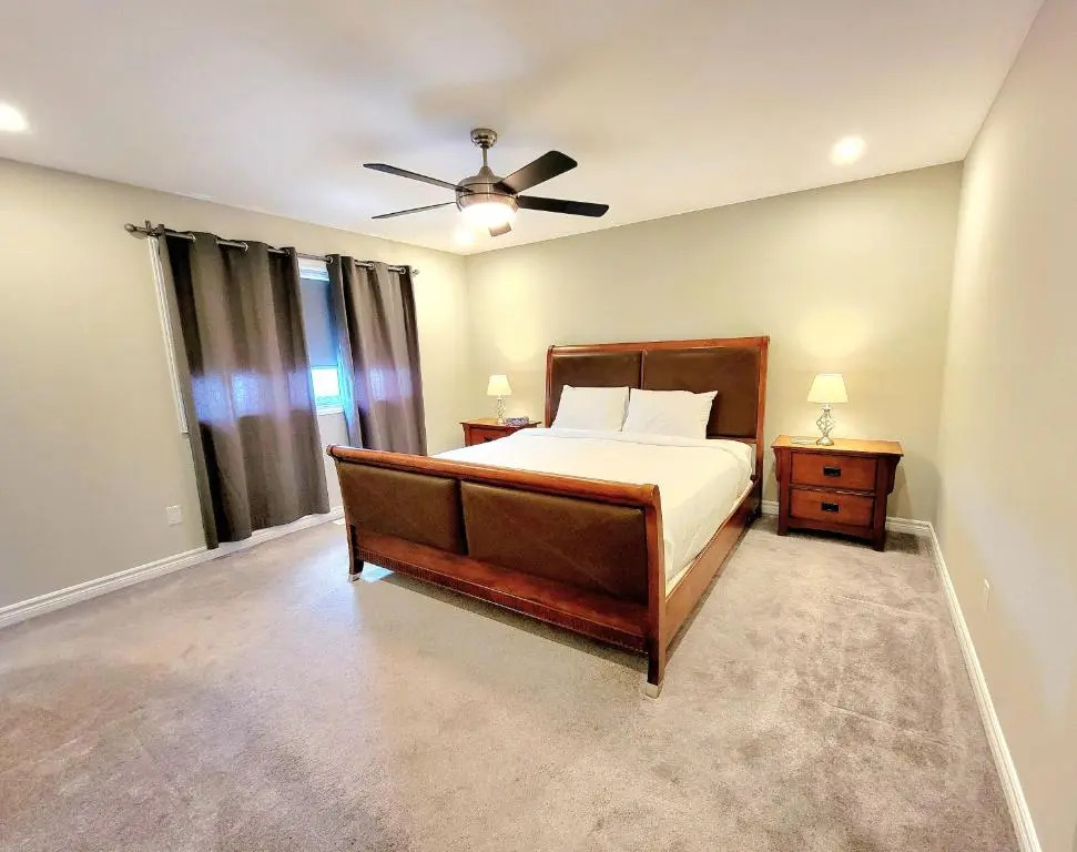 3 bedroom town house in ottawa close to downtown