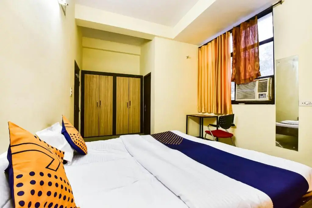 Platinum Inn by OYO Rooms
