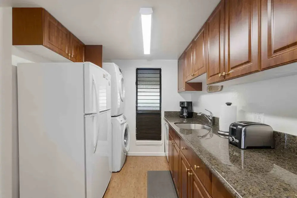 Lauloa 410 - Top Floor, Oceanfront Lanai, Molokini & Halaeakala Views, Split A/C
